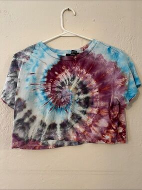 Forever 21 Tie-Dye Spiral Crop Top - Blue, Purple, Burgundy, Gray